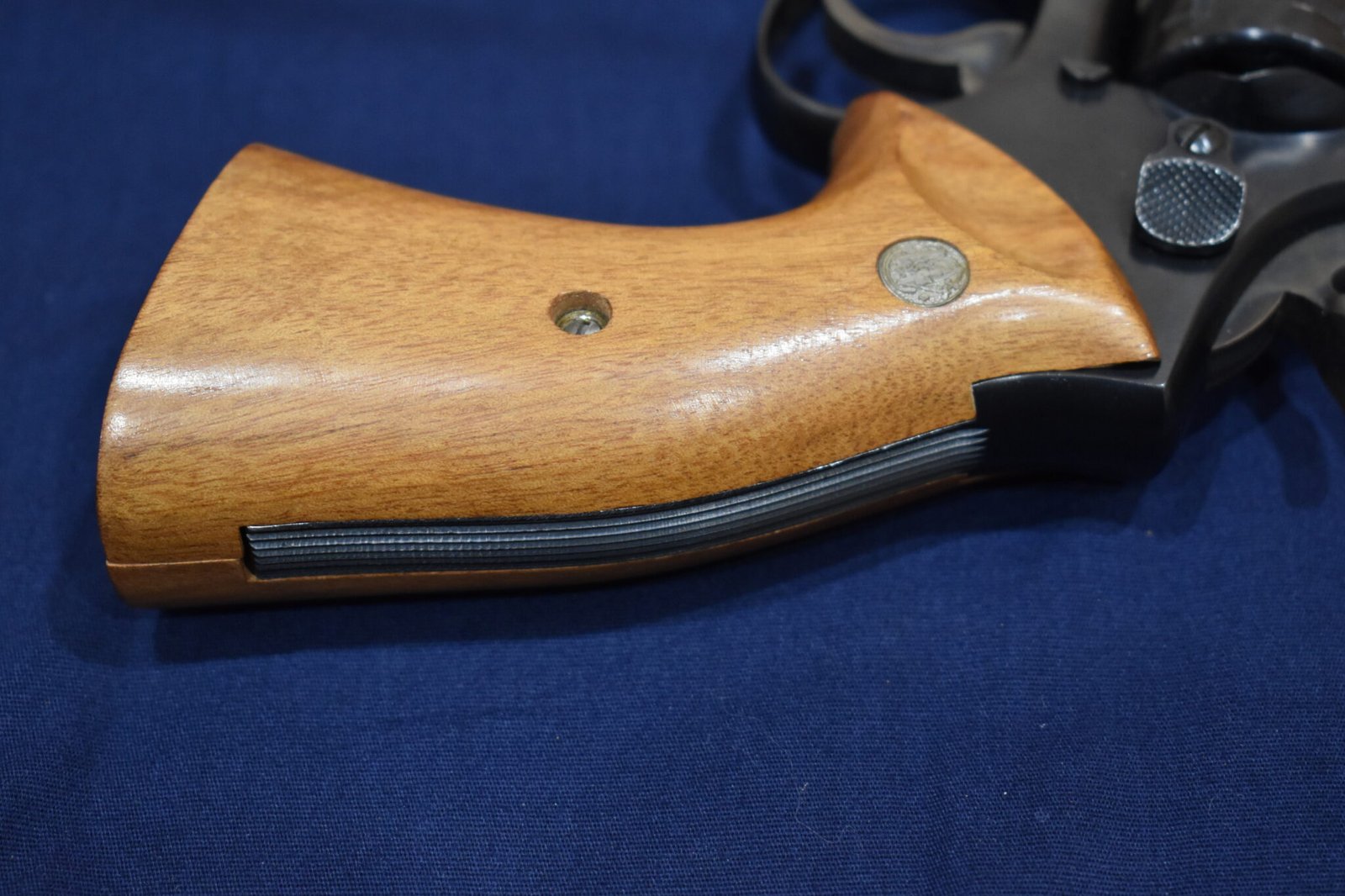 SMITH & WESSON FACTORY K FRAME PRESENTATION TARGET GRIPS KPT20 - Image 6