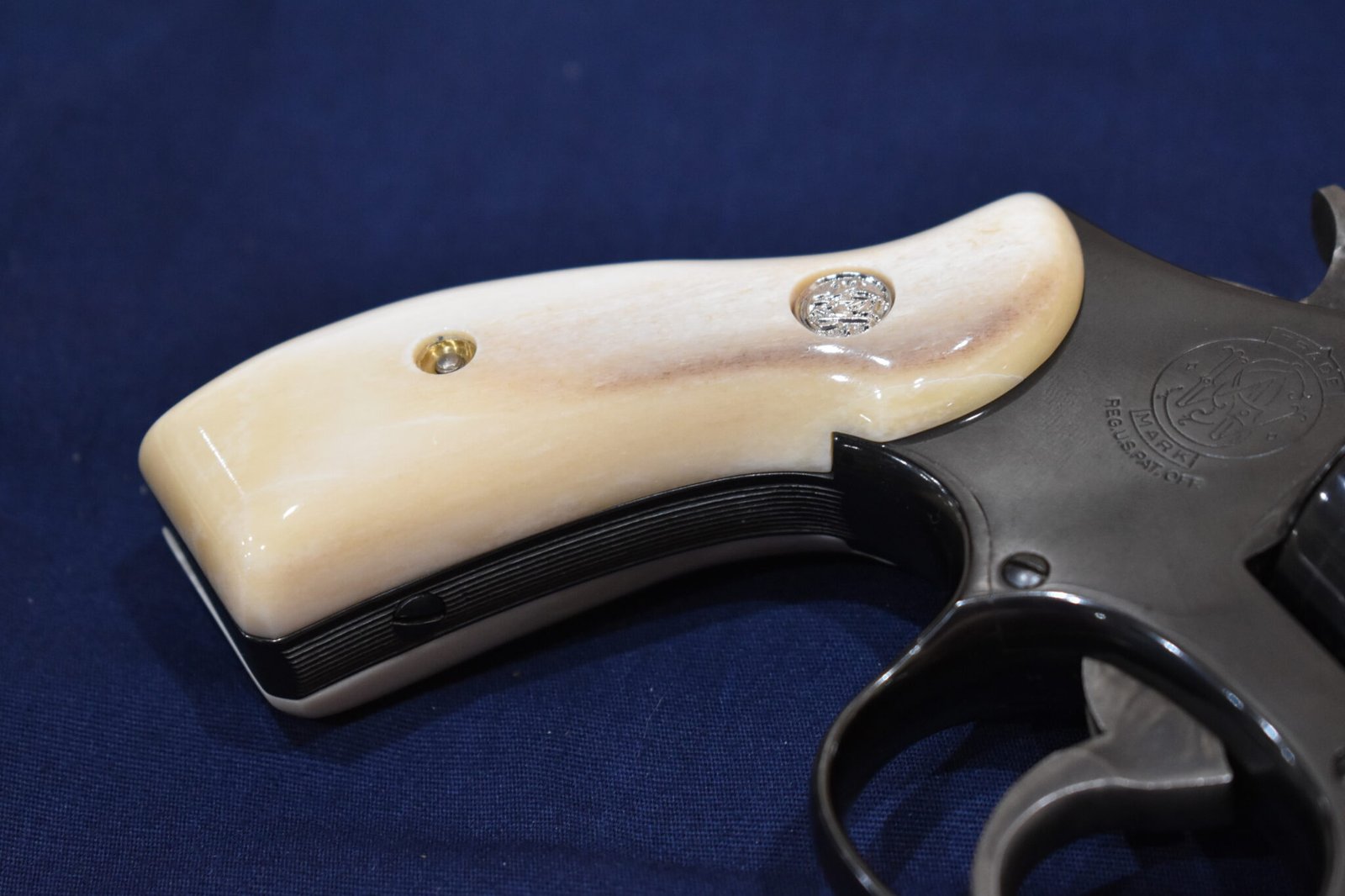 SMITH & WESSON N FRAME ROUND BUTT PREMIUM GRADE GIRAFFE BONE GRIPS SWNGB12 - Image 11