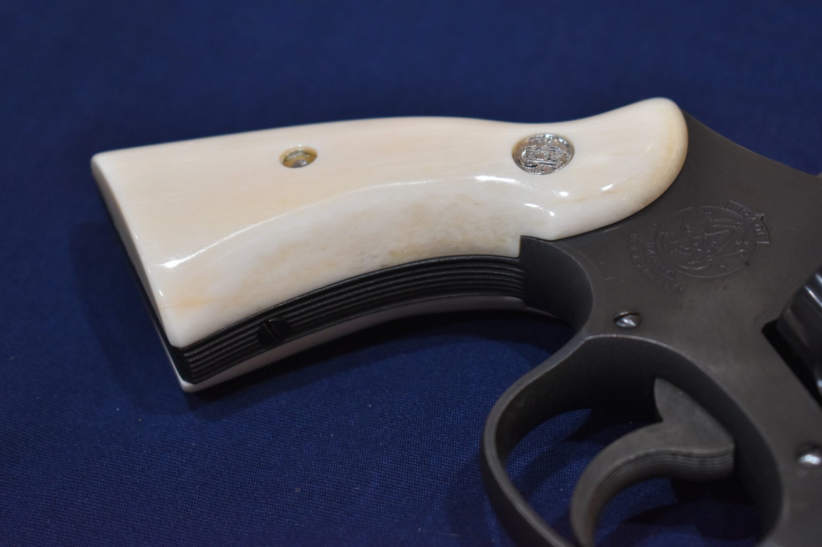 SMITH & WESSON N FRAME PREMIUM GRADE GIRAFFE BONE GRIPS SWNGB13 - Image 11