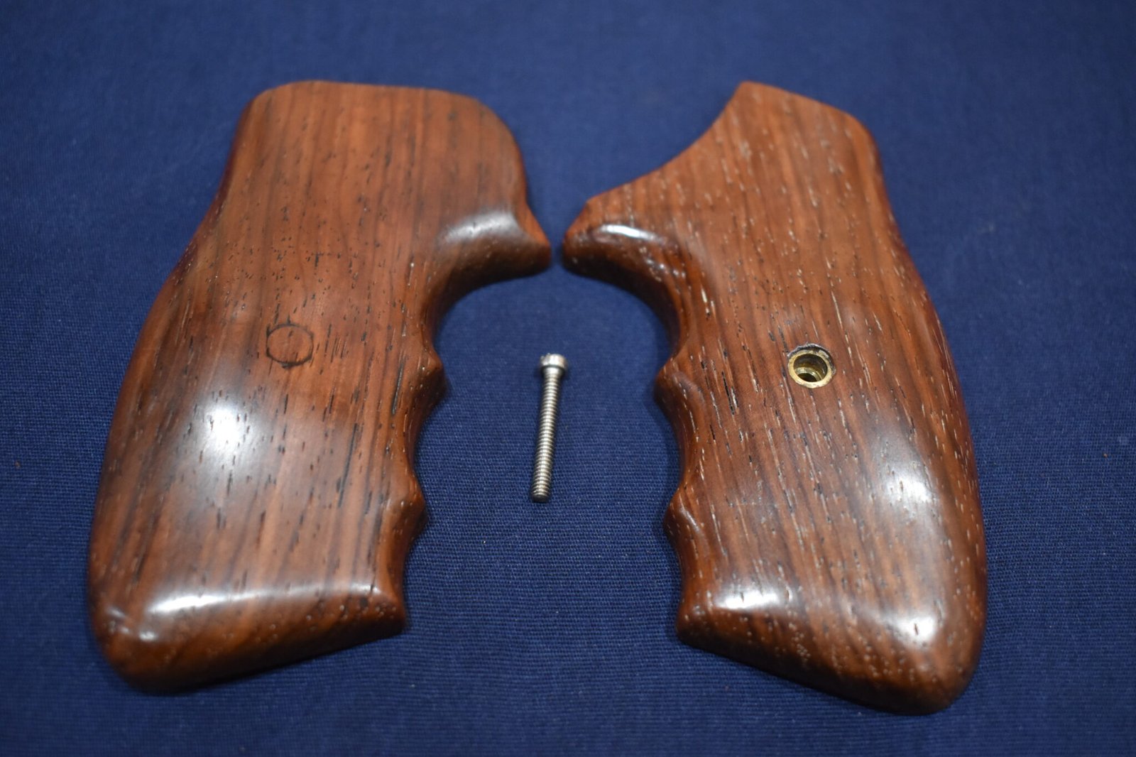 SMITH & WESSON J FRAME FUZZY FARRANT CUSTOM GRIPS SWJFF4 - Image 2