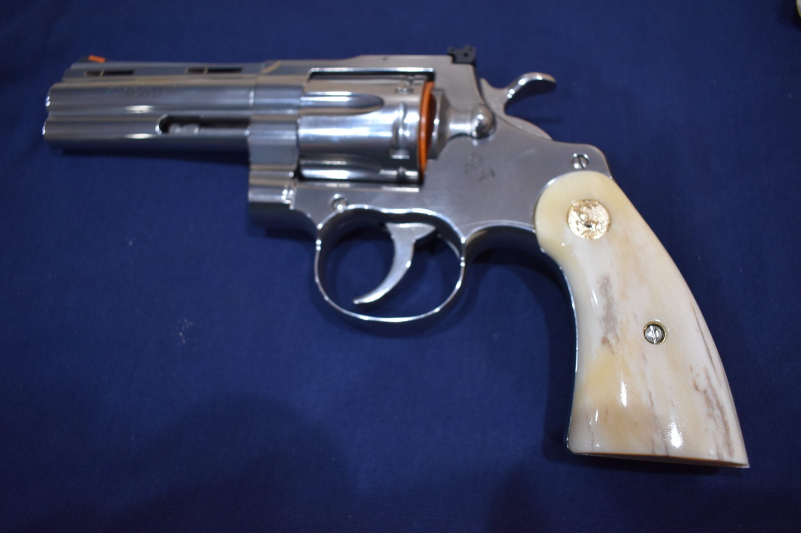 COLT PYTHON PREMIUM GRADE GIRAFFE BONE GRIPS CPGB16 - Image 4