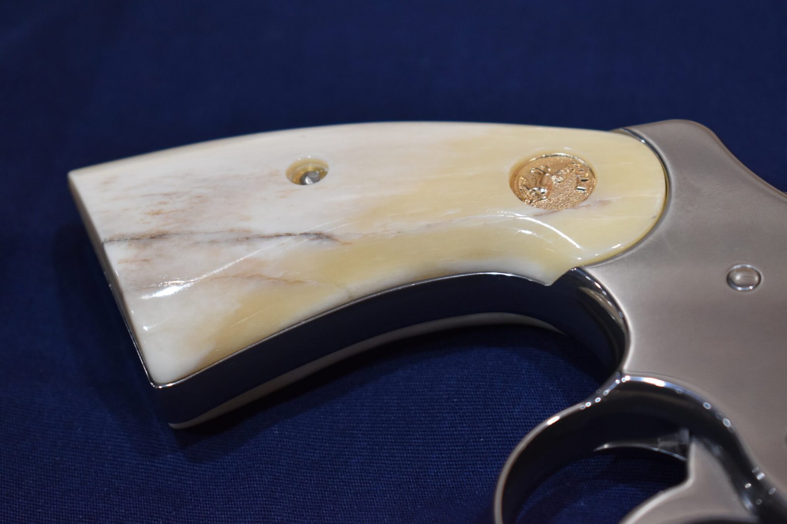 COLT PYTHON PREMIUM GRADE GIRAFFE BONE GRIPS CPGB16 - Image 11