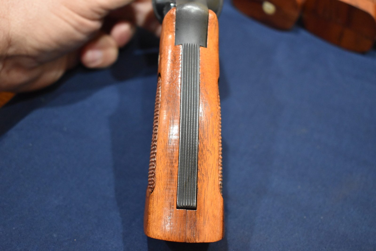 SMITH & WESSON FACTORY N FRAME TARGET GRIPS NT72 - Image 10
