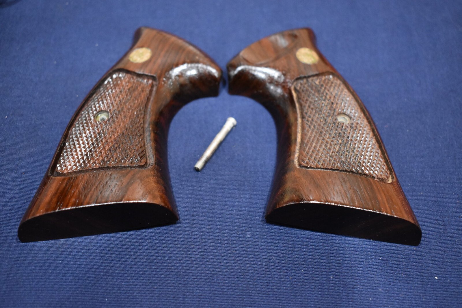 SMITH & WESSON FACTORY ROSEWOOD K FRAME TARGET GRIPS KCT24 - Image 2