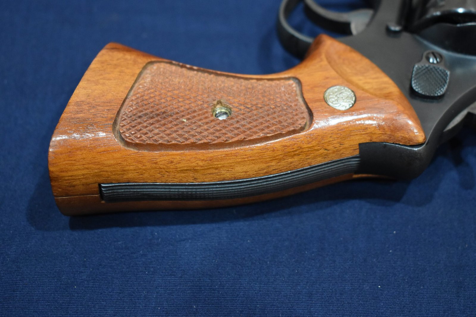 SMITH & WESSON FACTORY N FRAME TARGET GRIPS NT73 - Image 5