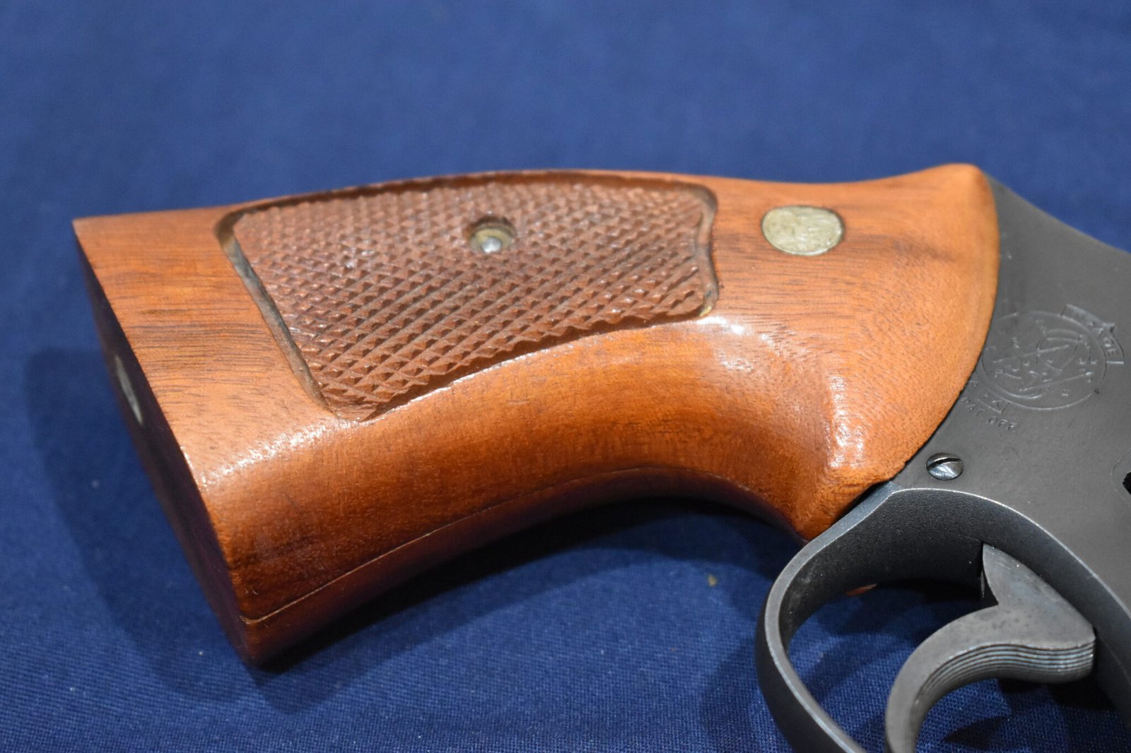 SMITH & WESSON FACTORY N FRAME TARGET GRIPS NT73 - Image 11