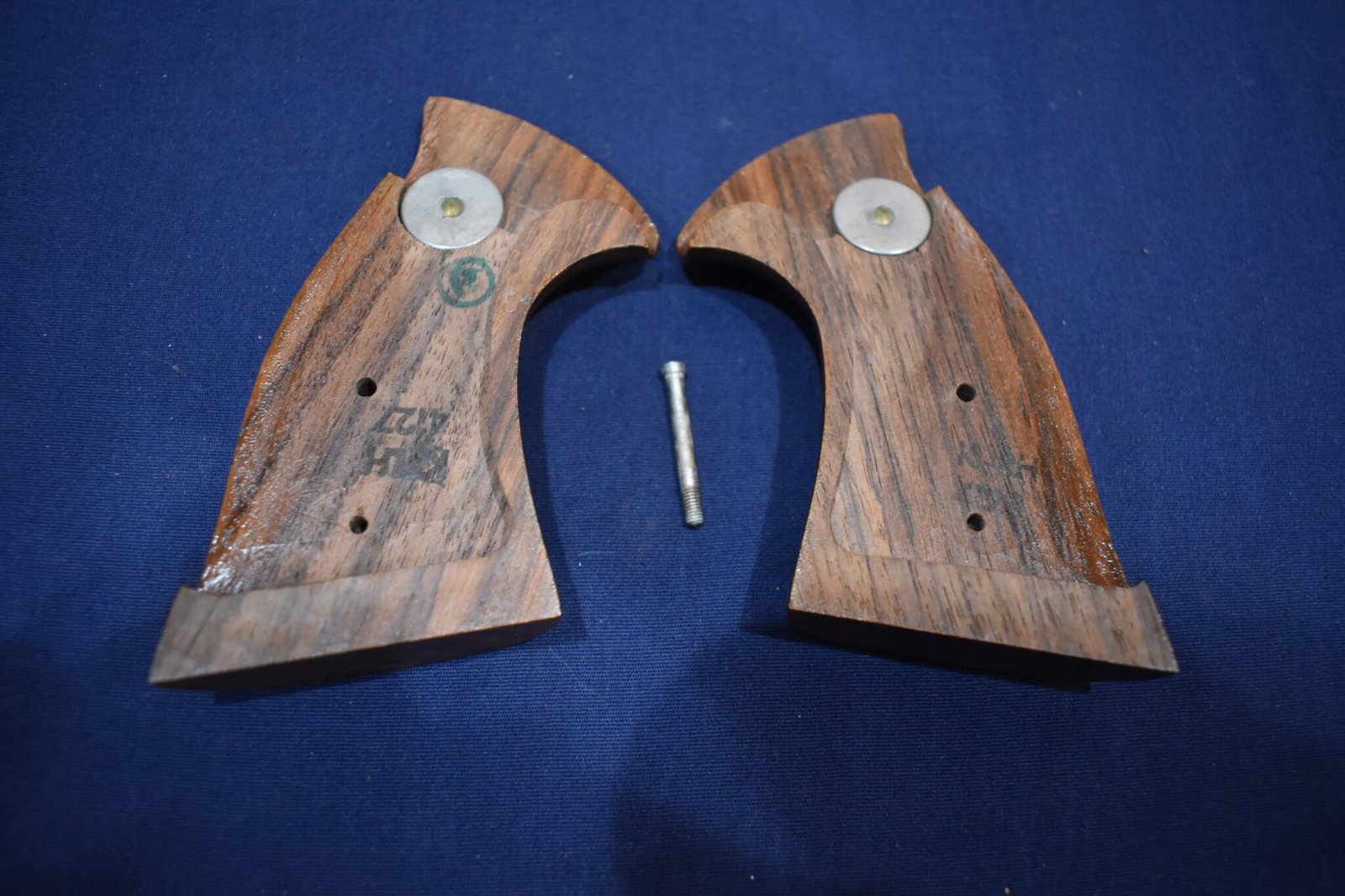 SMITH & WESSON FACTORY K FRAME TARGET GRIPS KCT26 - Image 3