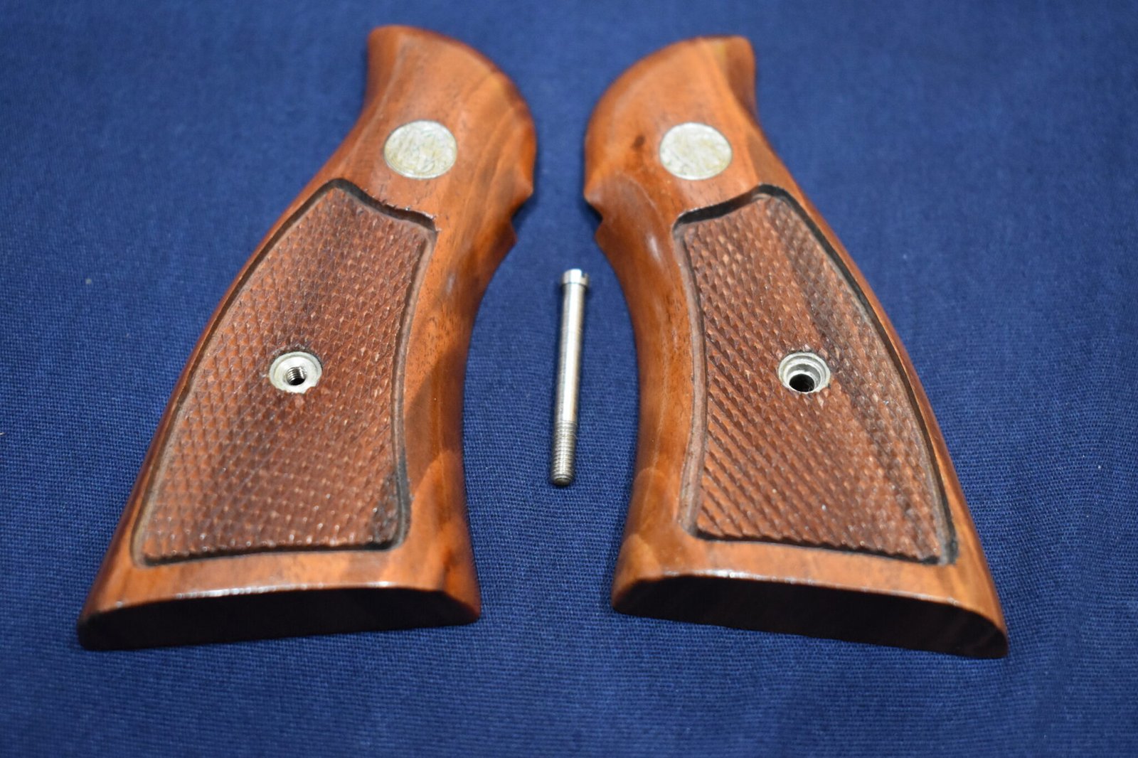 SMITH & WESSON N FRAME GONCALO ALVES MAGNA GRIPS SWNM15 - Image 2