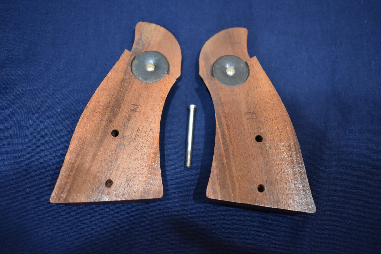 SMITH & WESSON N FRAME GONCALO ALVES MAGNA GRIPS SWNM15 - Image 3