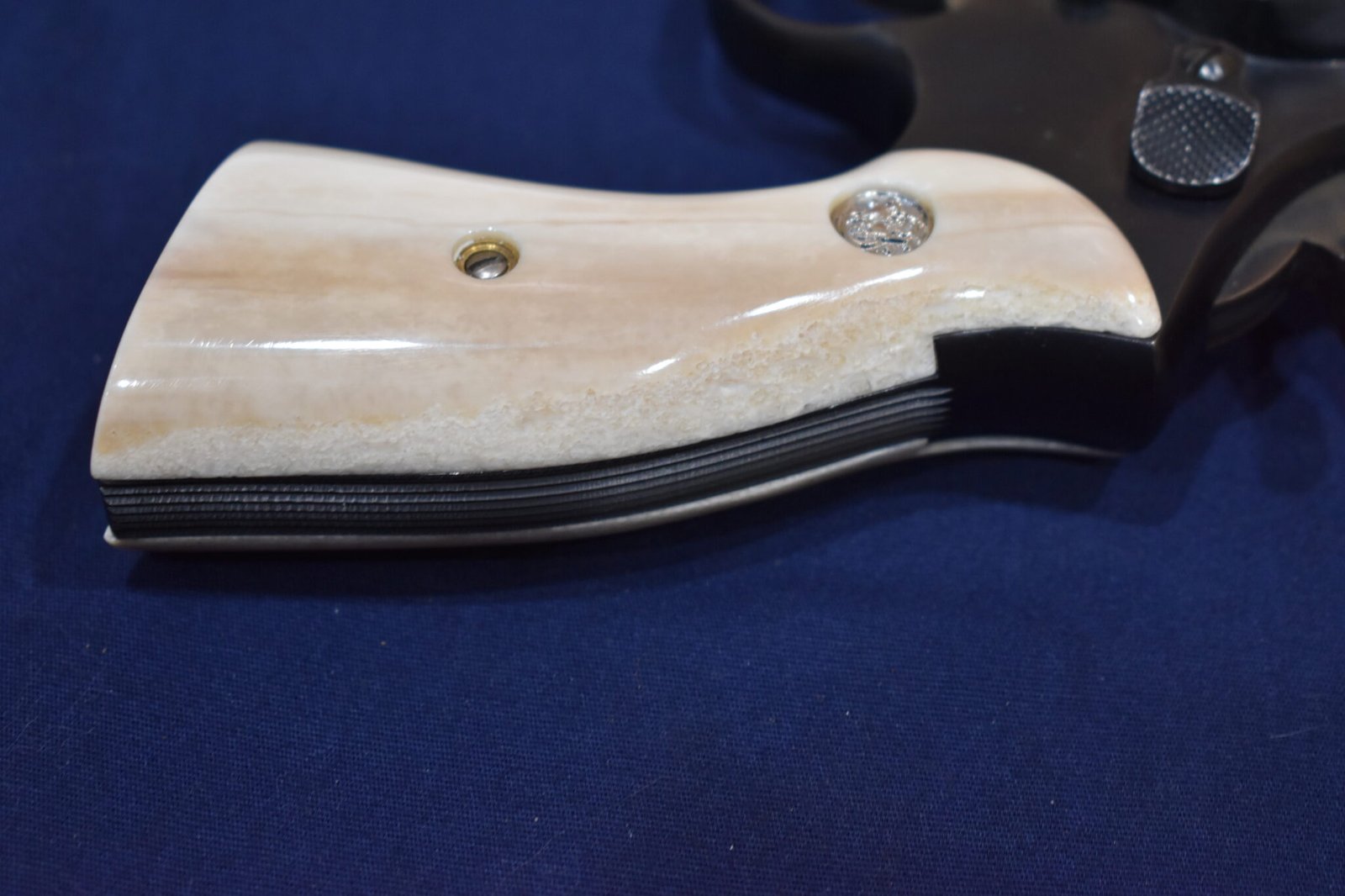 SMITH & WESSON K OR L FRAME FOSSILIZED WALRUS IVORY GRIPS KSQBFWI1 - Image 5