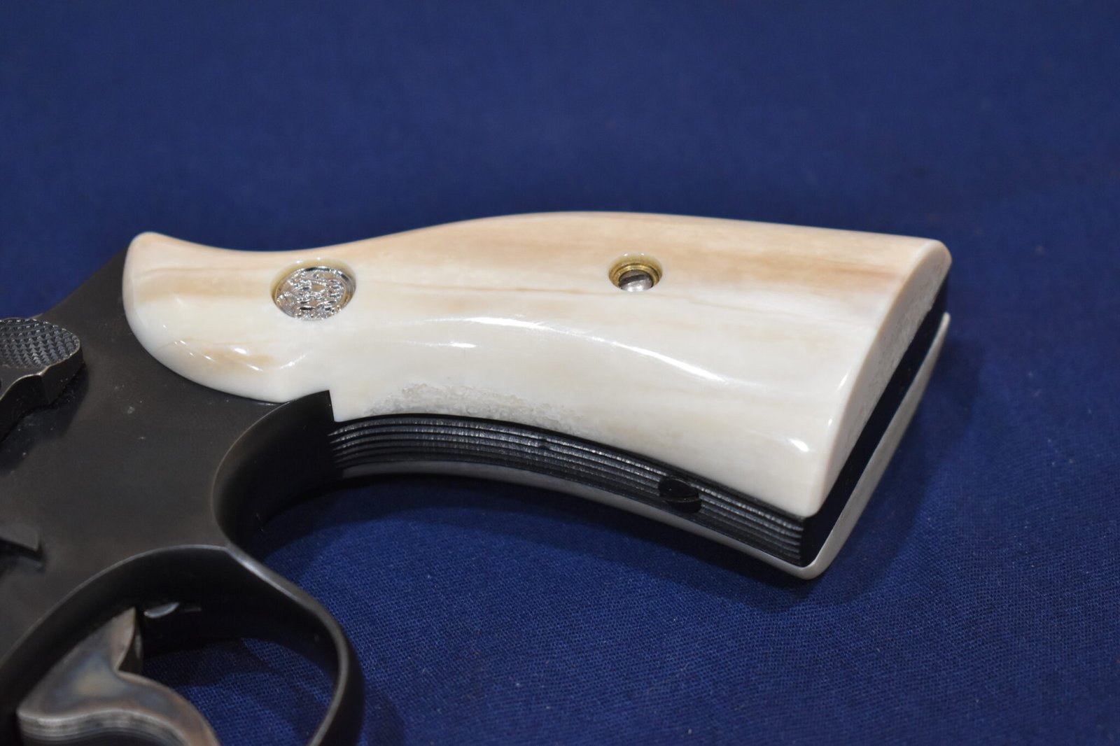 SMITH & WESSON K OR L FRAME FOSSILIZED WALRUS IVORY GRIPS KSQBFWI1 - Image 12