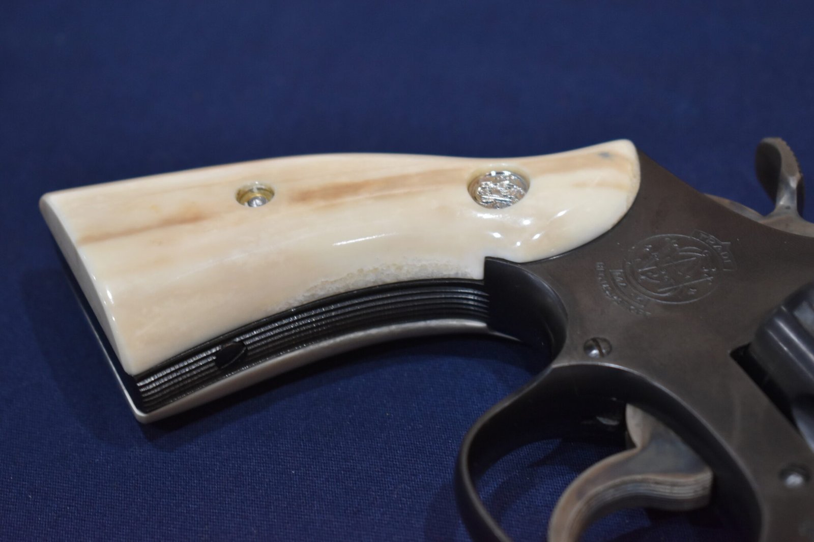 SMITH & WESSON K OR L FRAME FOSSILIZED WALRUS IVORY GRIPS KSQBFWI1 - Image 11