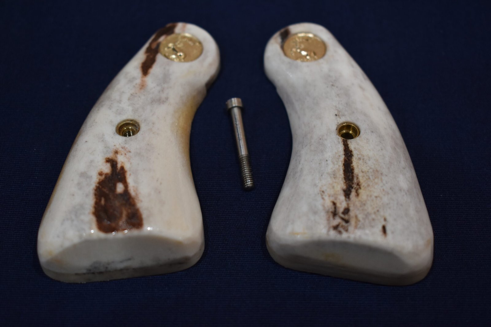 COLT DETECTIVE / DIAMONDBACK SAMBAR STAG GRIPS CDSS12 - Image 2