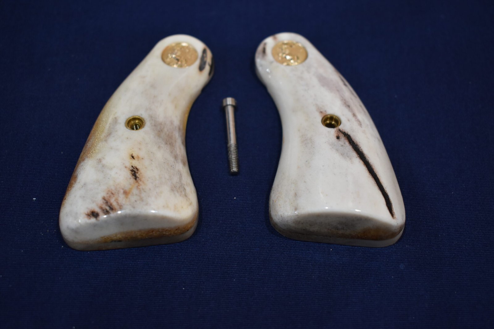 COLT DETECTIVE / DIAMONDBACK SAMBAR STAG GRIPS CDSS13