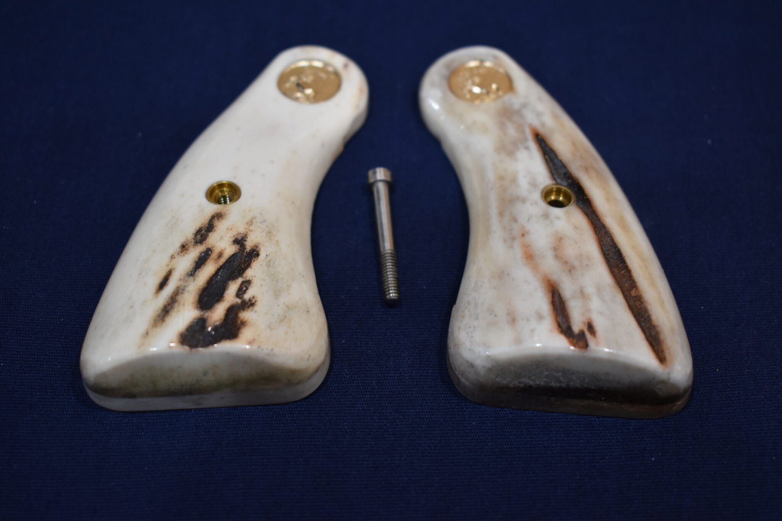COLT DETECTIVE / DIAMONDBACK SAMBAR STAG GRIPS CDSS14