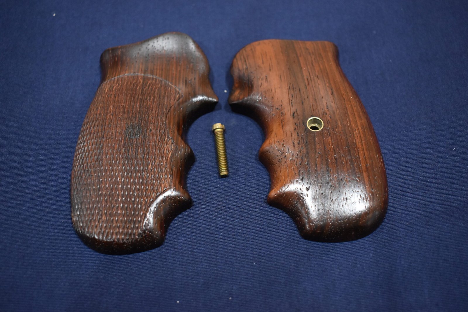 COLT LONG FRAME DETECTIVE FUZZY FARRANT CUSTOM GRIPS CDFF3 - Image 2