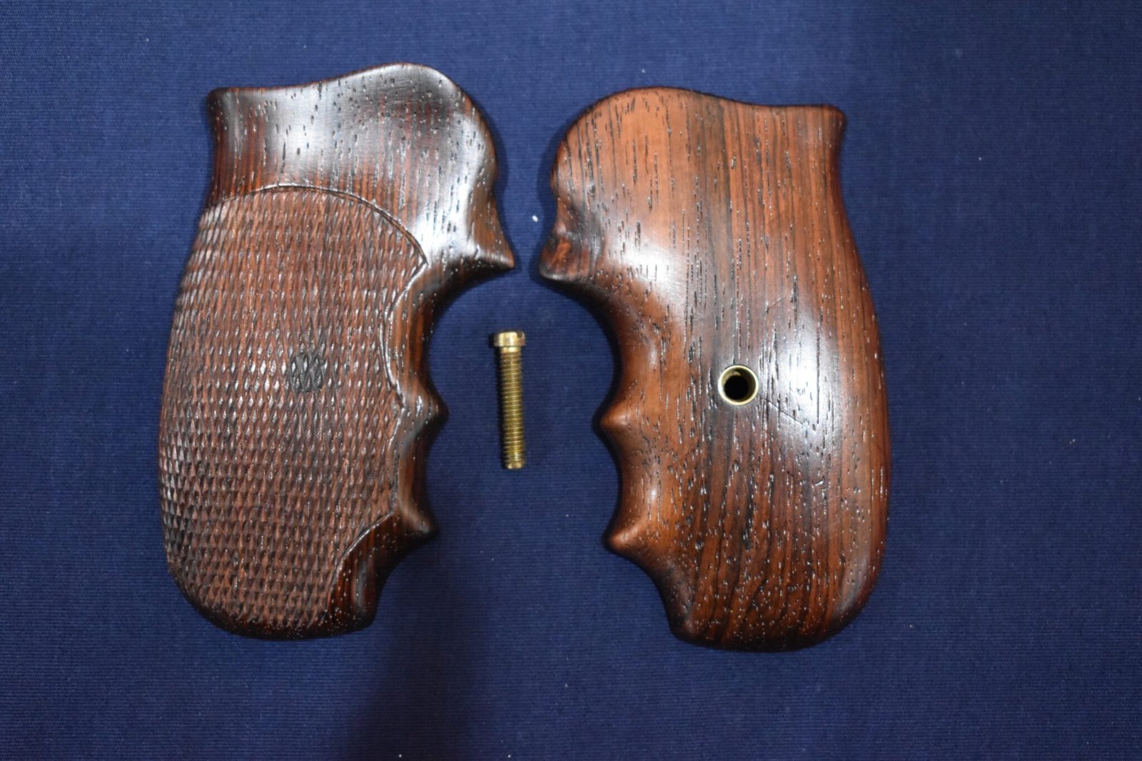 COLT LONG FRAME DETECTIVE FUZZY FARRANT CUSTOM GRIPS CDFF3