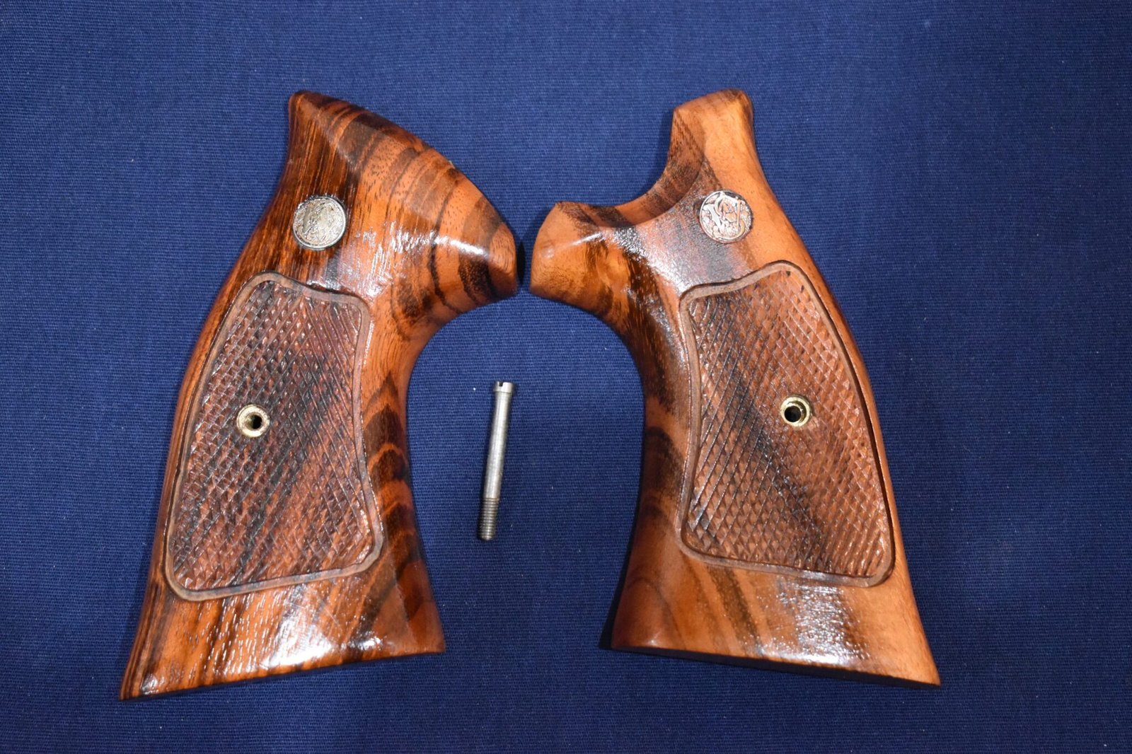 SMITH & WESSON FACTORY K FRAME TARGET GRIPS KCT22