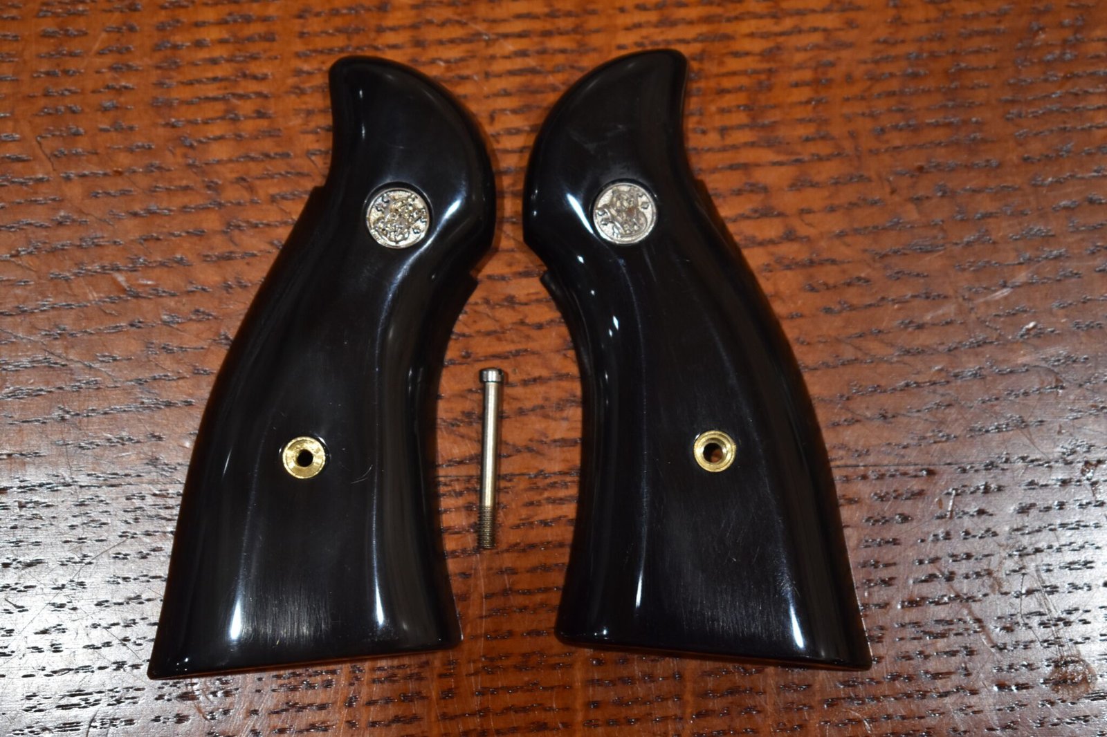SMITH & WESSON N FRAME PREMIER GRADE BUFFALO HORN GRIPS SWNBH2