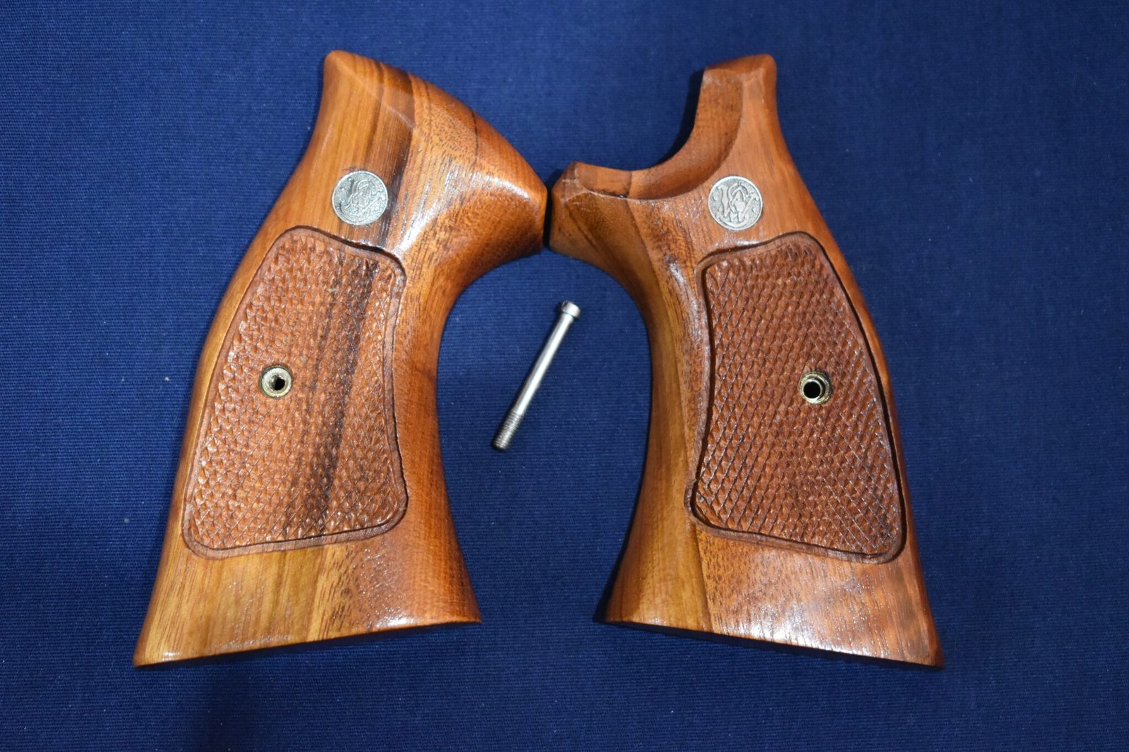 SMITH & WESSON FACTORY K FRAME TARGET GRIPS KCT28
