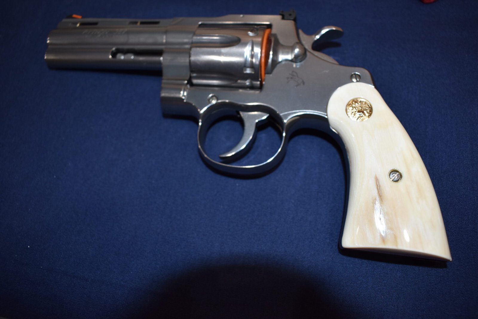 COLT PYTHON / OFFICER'S MODEL MATCH MAMMOTH IVORY GRIPS PMI6 - Image 4