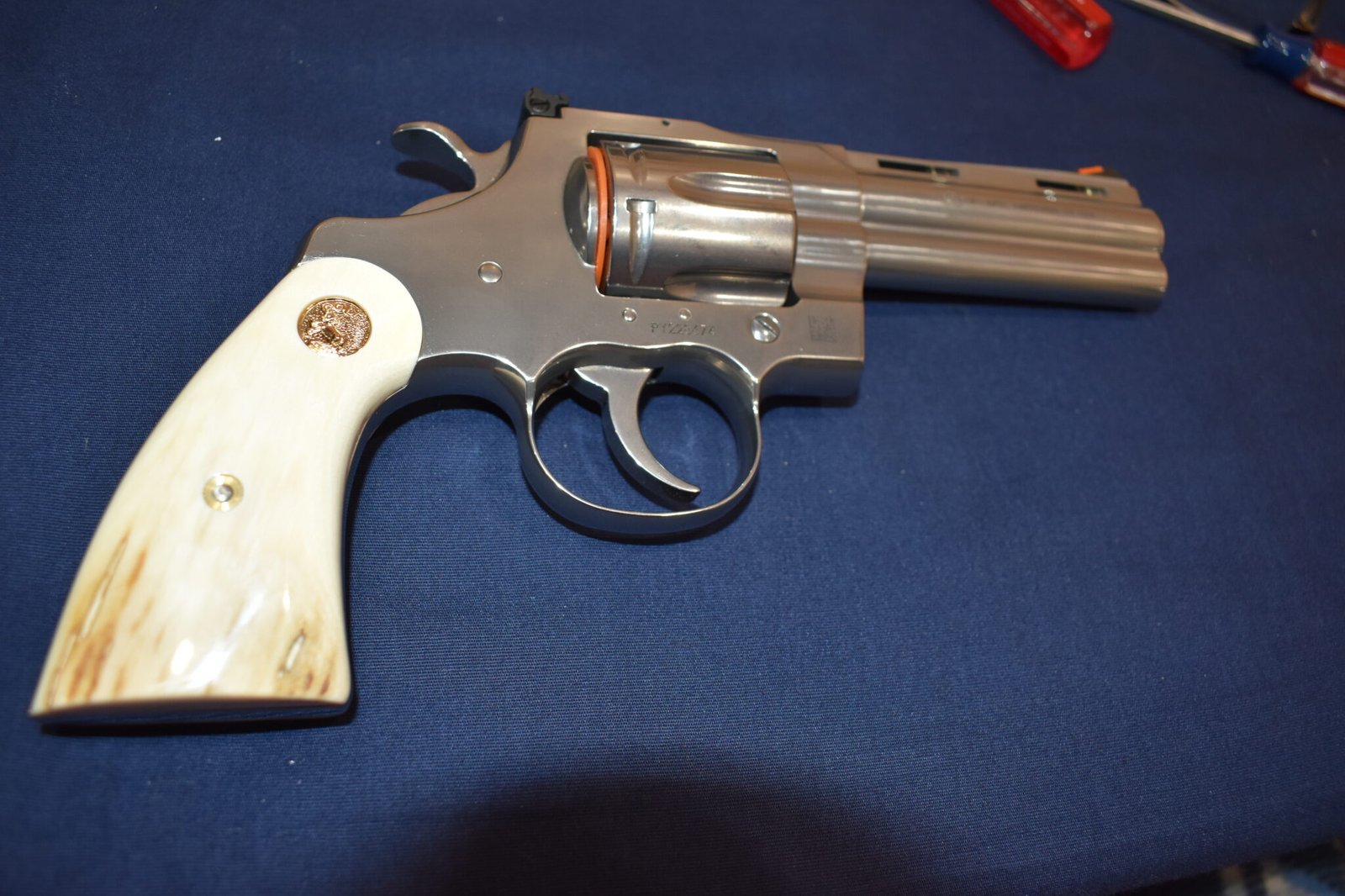 COLT PYTHON / OFFICER'S MODEL MATCH MAMMOTH IVORY GRIPS PMI6 - Image 7