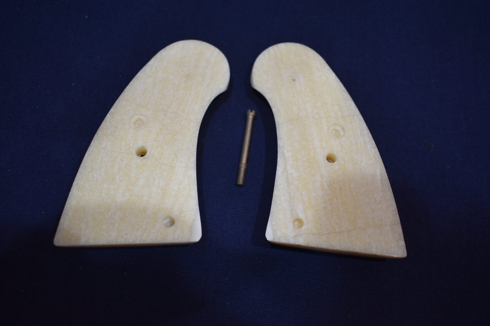 COLT I FRAMEFOSSILIZED WALRUS IVORY SERVICE GRIPS FOR A COLT PYTHON CPWI4 - Image 3