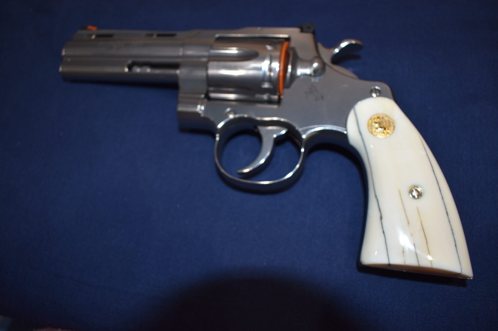 COLT I FRAMEFOSSILIZED WALRUS IVORY SERVICE GRIPS FOR A COLT PYTHON CPWI4 - Image 4