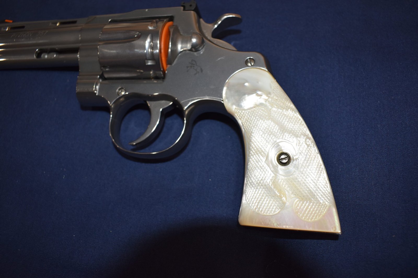 COLT I FRAME CHECKERED MOTHER OF PEARL GRIPS FOR A COLT PYTHON & OFFICER’S MODEL MATCH PMOP9 - Image 4