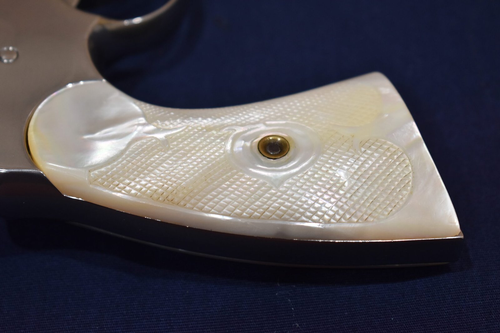 COLT I FRAME CHECKERED MOTHER OF PEARL GRIPS FOR A COLT PYTHON & OFFICER’S MODEL MATCH PMOP9 - Image 6