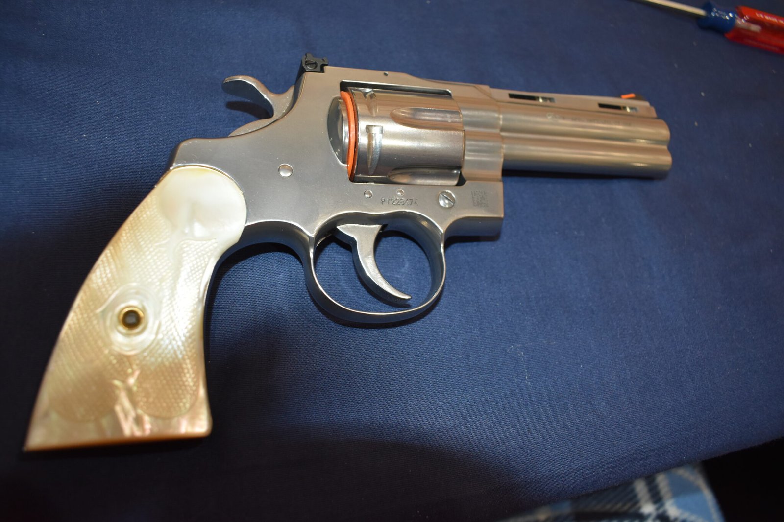 COLT I FRAME CHECKERED MOTHER OF PEARL GRIPS FOR A COLT PYTHON & OFFICER’S MODEL MATCH PMOP9 - Image 7