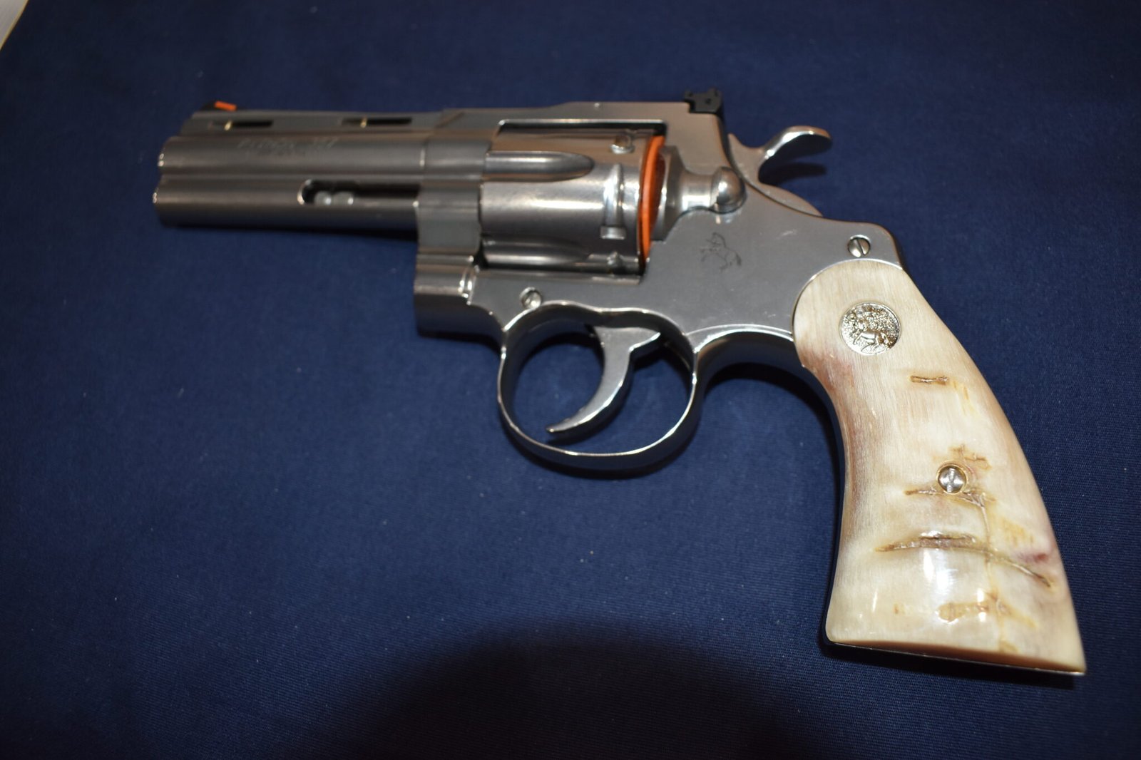 COLT PYTHON PREMIUM GRADE RAM'S HORN GRIPS CPRH11 - Image 4