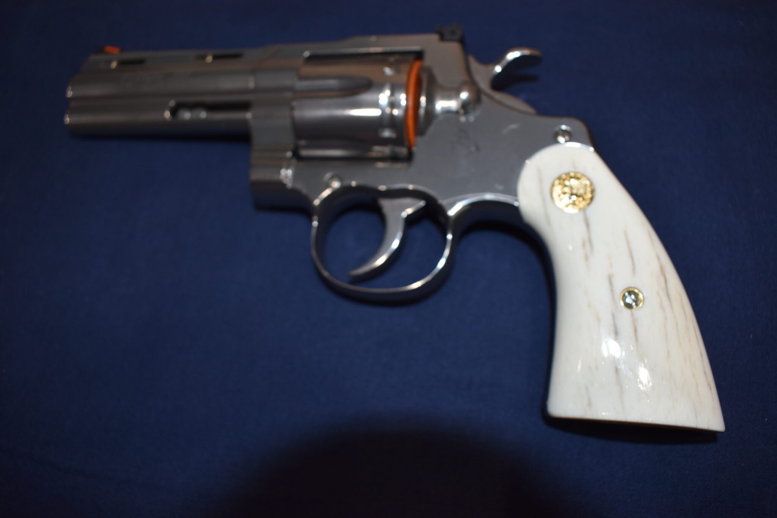 COLT PYTHON PREMIUM GRADE GIRAFFE BONE GRIPS CPGB18 - Image 4