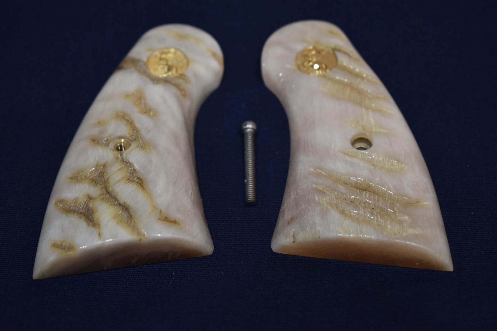 COLT PYTHON PREMIUM GRADE RAM'S HORN GRIPS CPRH12 - Image 2