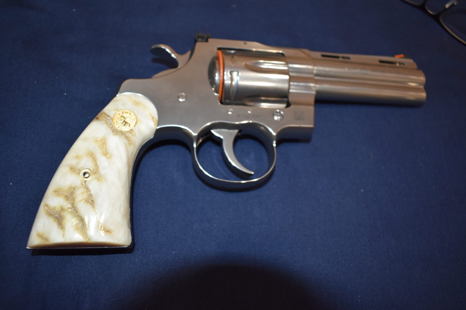 COLT PYTHON PREMIUM GRADE RAM'S HORN GRIPS CPRH12 - Image 7