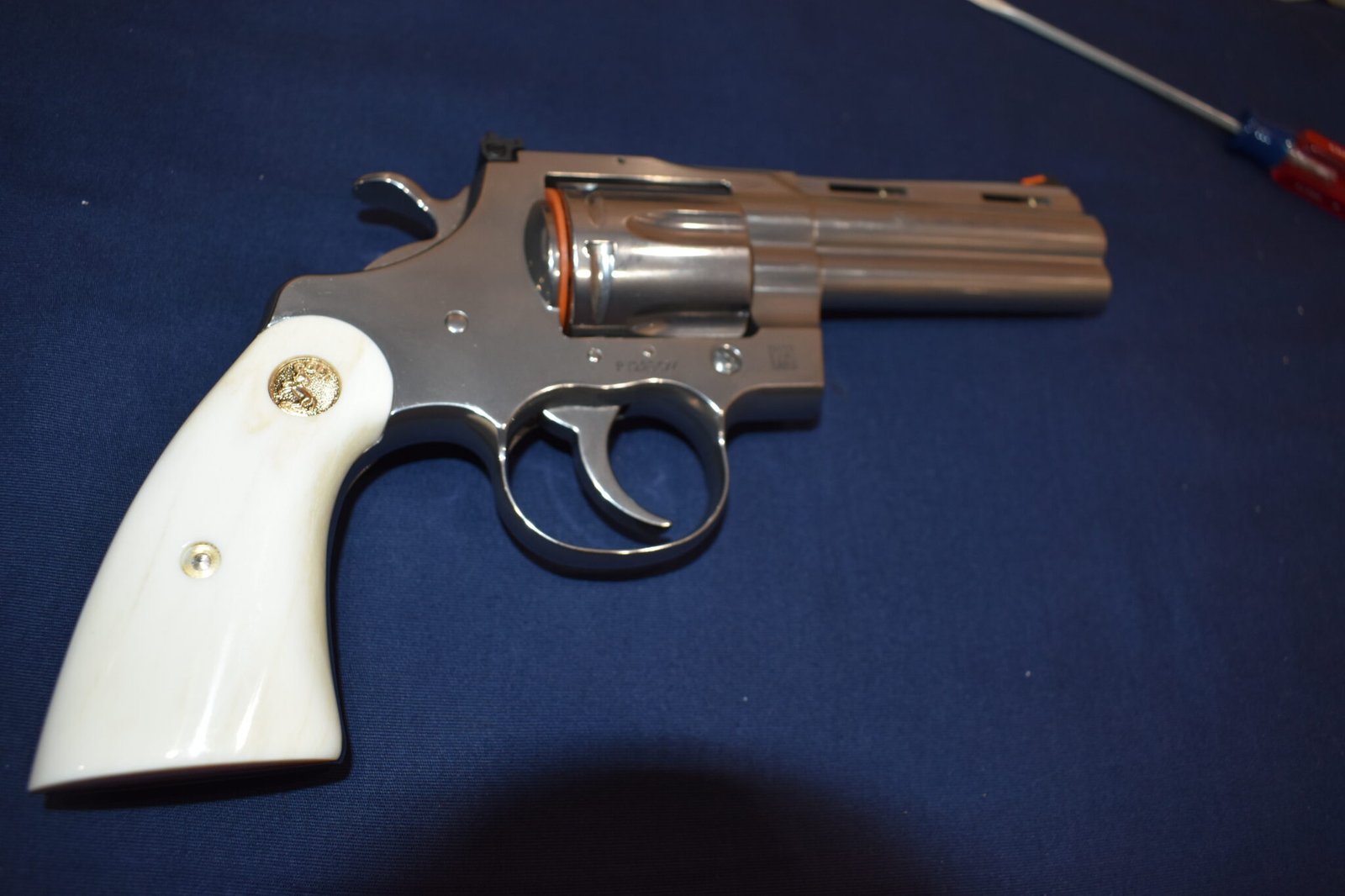 COLT PYTHON PREMIUM GRADE GIRAFFE BONE GRIPS CPGB19 - Image 9