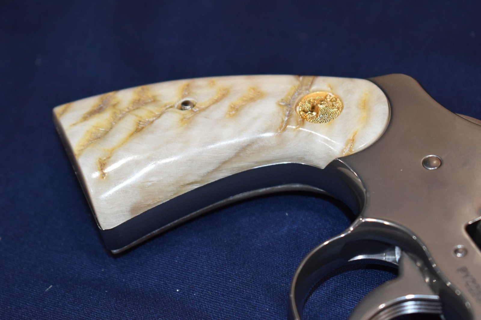 COLT PYTHON PREMIUM GRADE RAM'S HORN GRIPS CPRH12 - Image 11