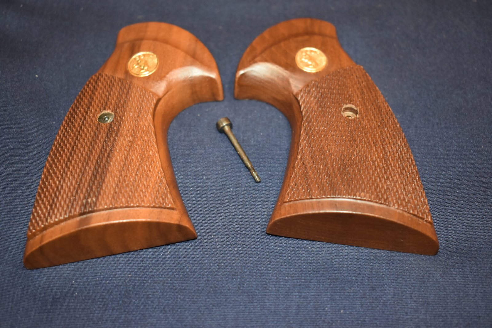 COLT PYTHON 3rd GENERATION FACTORY TARGET GRIPS CPT7 - Image 2