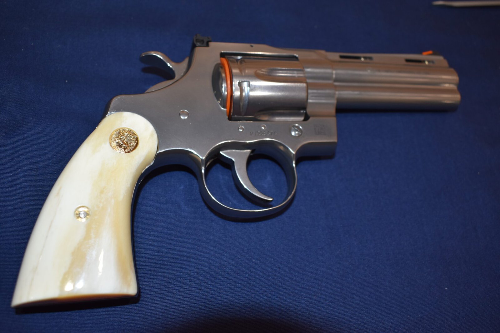 COLT PYTHON PREMIUM GRADE GIRAFFE BONE GRIPS CPGB20 - Image 7