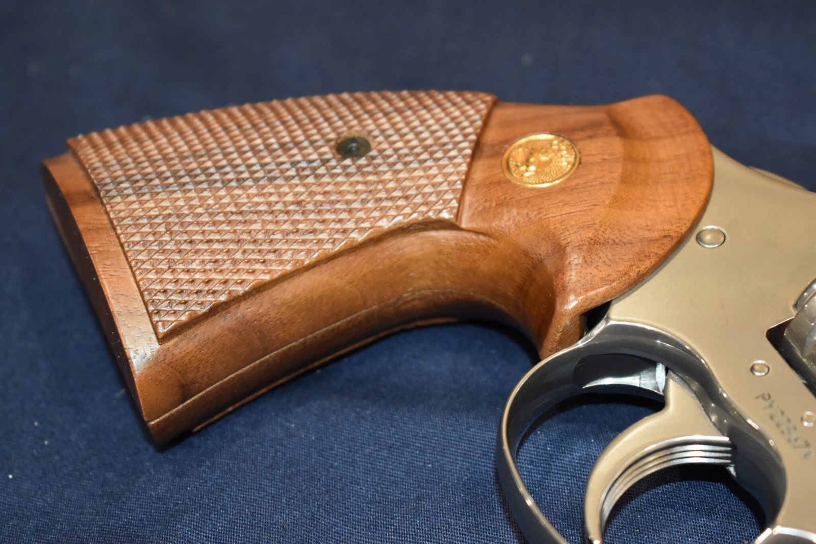 COLT PYTHON 3rd GENERATION FACTORY TARGET GRIPS CPT7 - Image 11