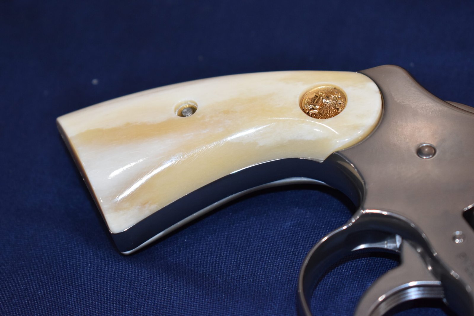 COLT PYTHON PREMIUM GRADE GIRAFFE BONE GRIPS CPGB20 - Image 11
