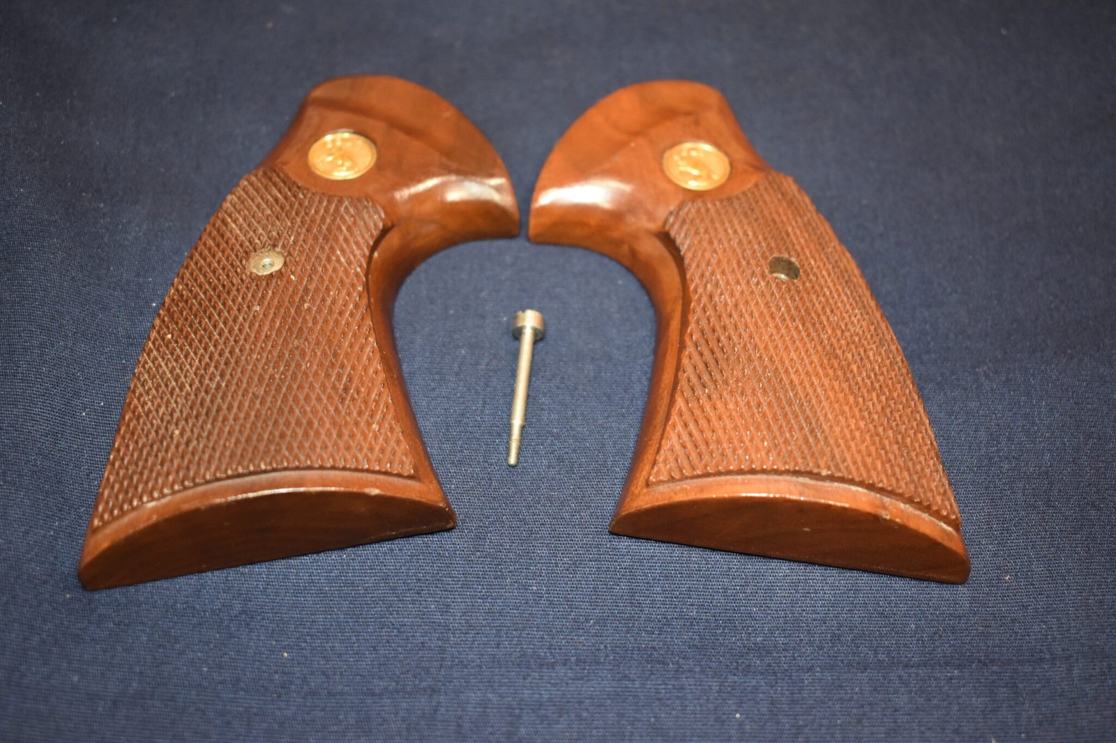 COLT PYTHON 2nd ISSUE FACTORY TARGET GRIPS CPT8 - Image 2