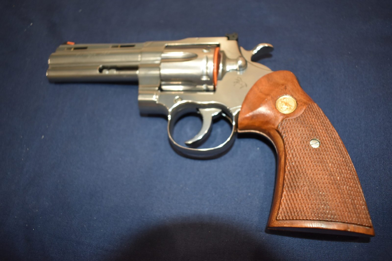 COLT PYTHON 2nd ISSUE FACTORY TARGET GRIPS CPT8 - Image 4