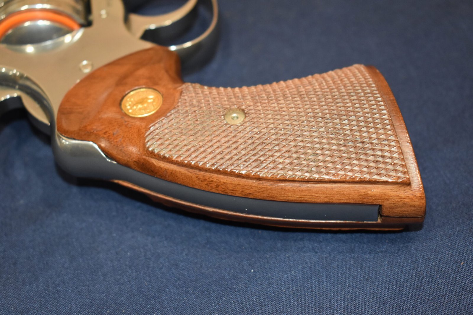 COLT PYTHON 2nd ISSUE FACTORY TARGET GRIPS CPT8 - Image 6