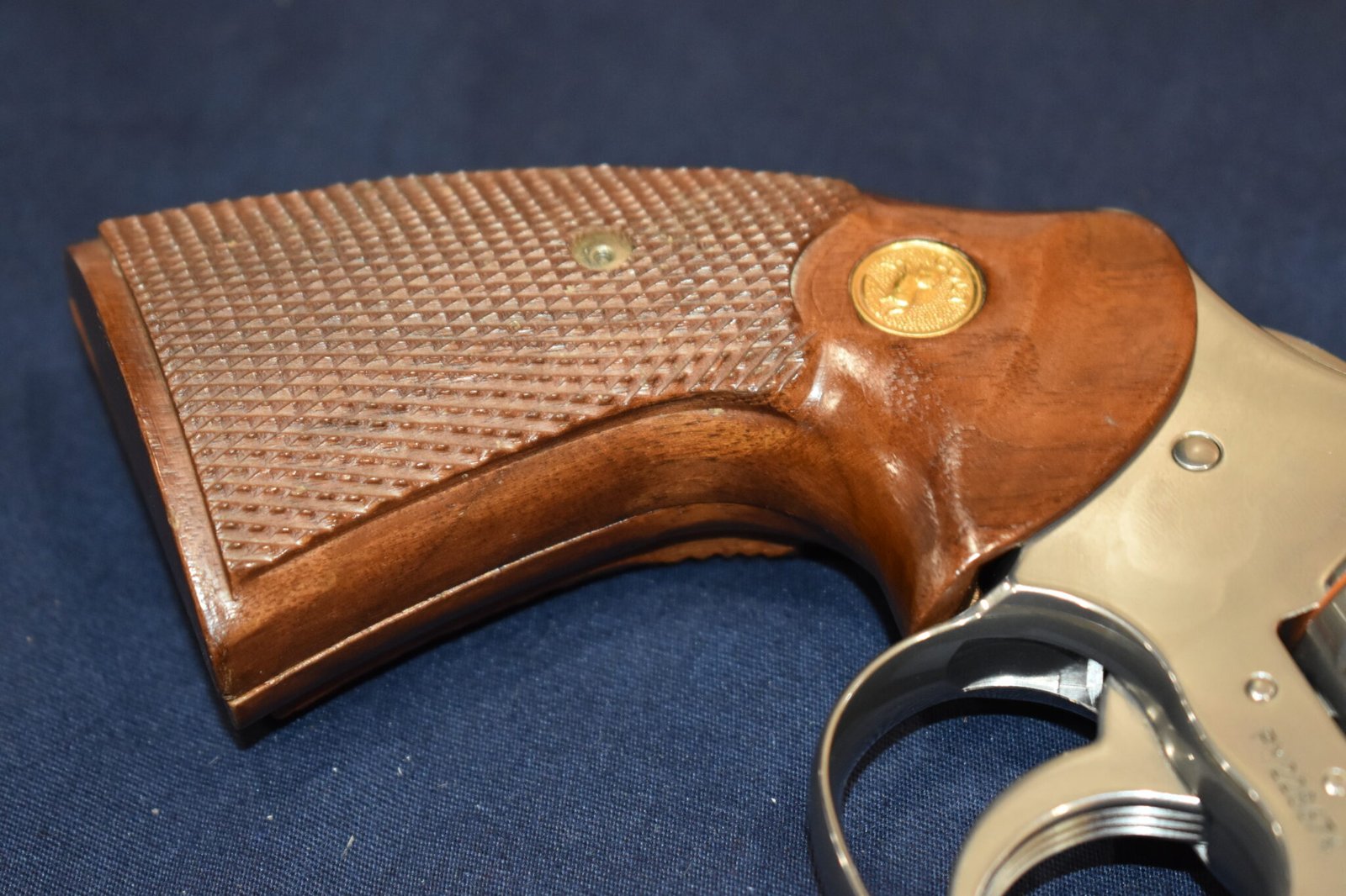 COLT PYTHON 2nd ISSUE FACTORY TARGET GRIPS CPT8 - Image 11
