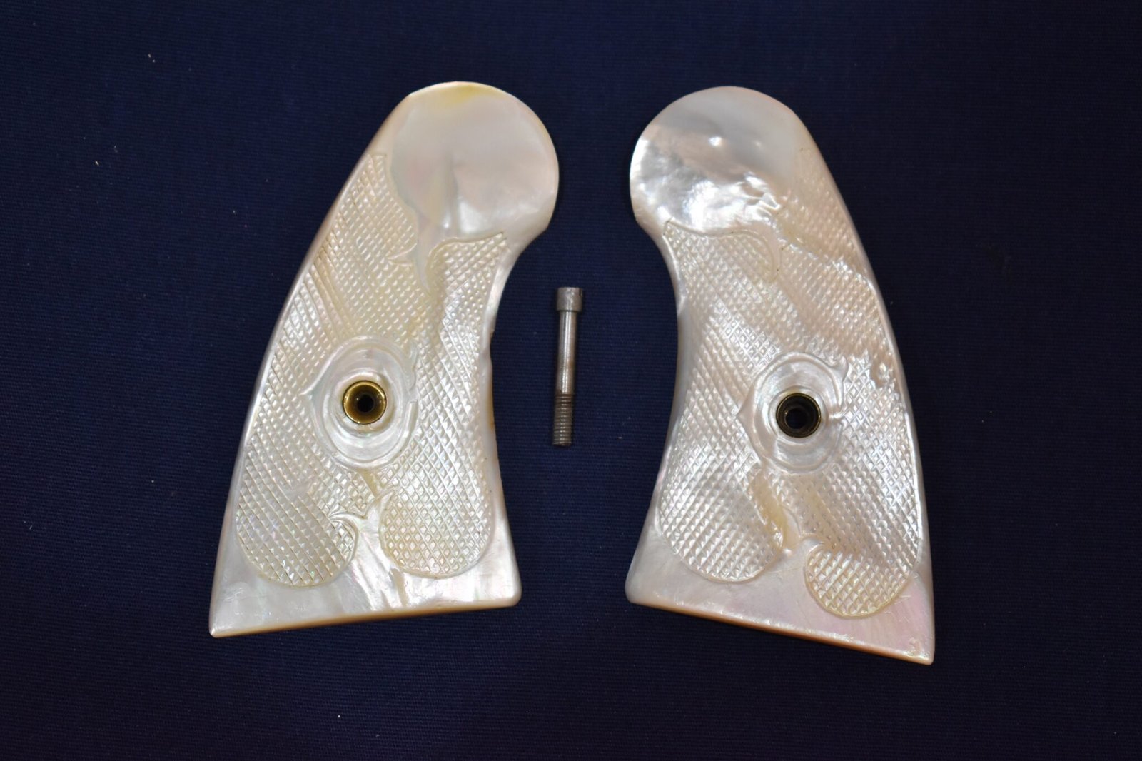 COLT I FRAME CHECKERED MOTHER OF PEARL GRIPS FOR A COLT PYTHON & OFFICER’S MODEL MATCH PMOP9