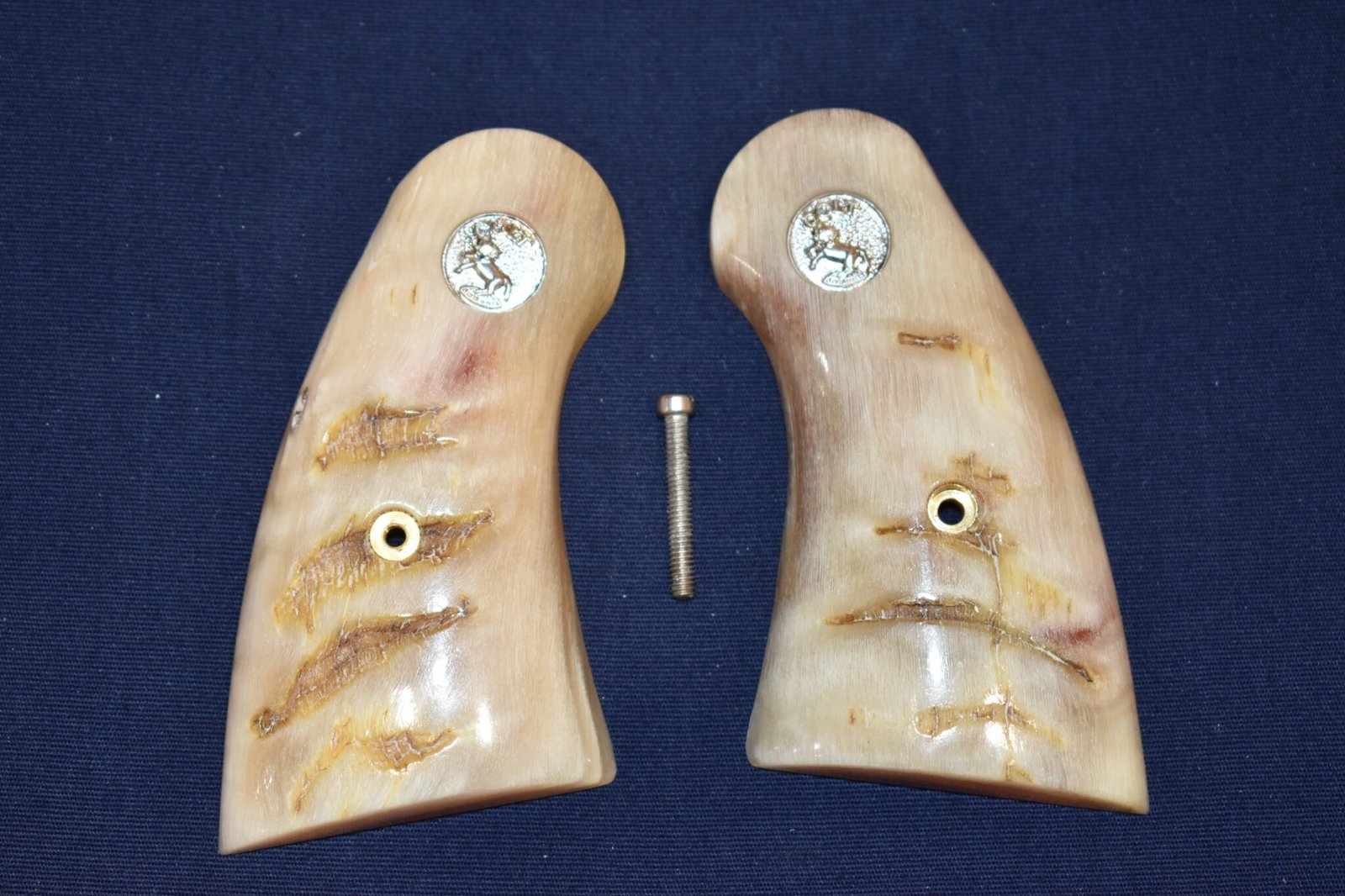 COLT PYTHON PREMIUM GRADE RAM'S HORN GRIPS CPRH11