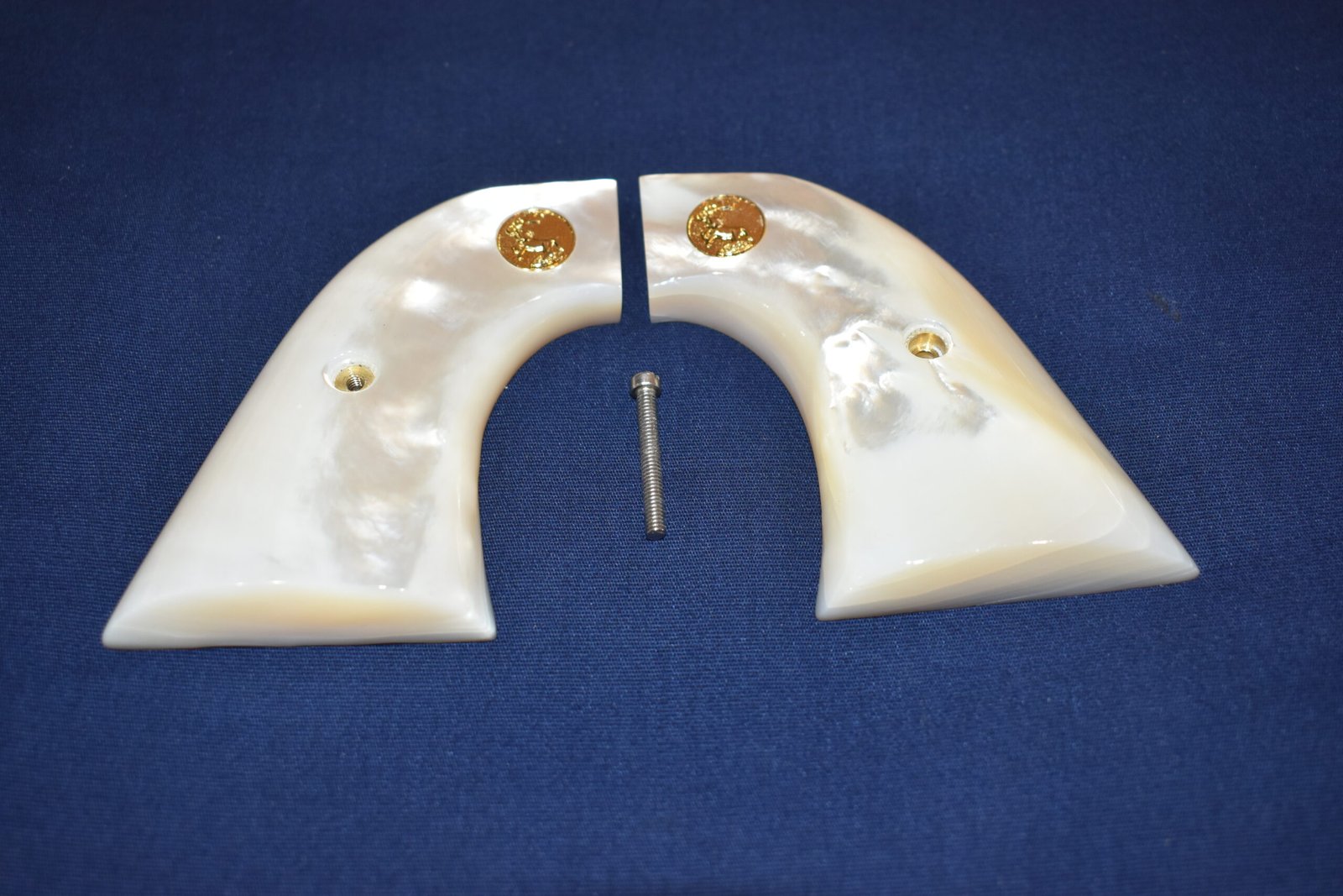 COLT SINGLE ACTION ARMY (S.A.A.) MOTHER OF PEARL GRIPS SAAMP8 - Image 2