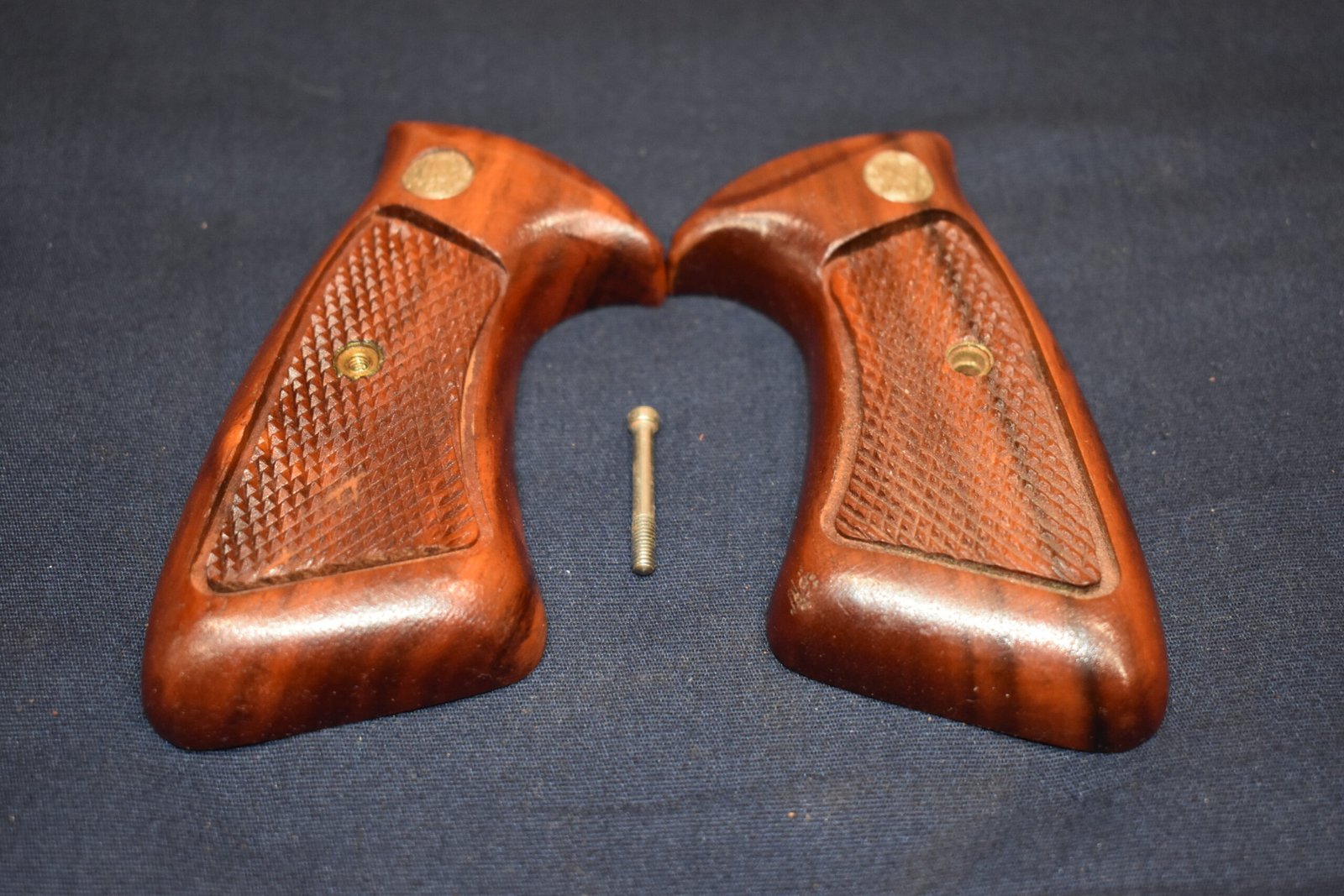 SMITH & WESSON J FRAME TARGET GRIP JT28 - Image 3