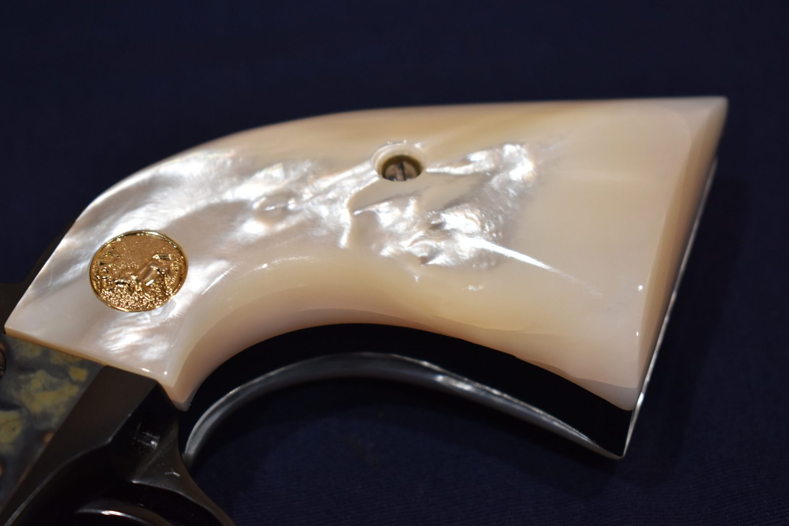 COLT SINGLE ACTION ARMY (S.A.A.) MOTHER OF PEARL GRIPS SAAMP8 - Image 11